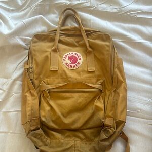FJALLRAVEN KANKEN back pack